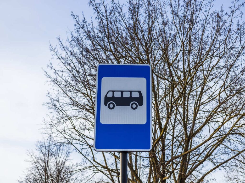 OPTSIGNS | Optimizing Airport-to-City Shuttle Services with Custom Signage Solutions