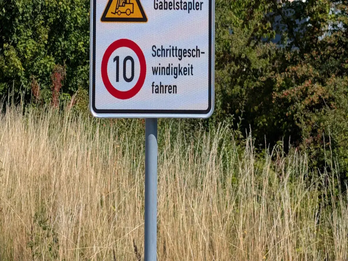 OPTSIGNS | How to Ensure Your Road Signs Comply with EN 12899 Standards