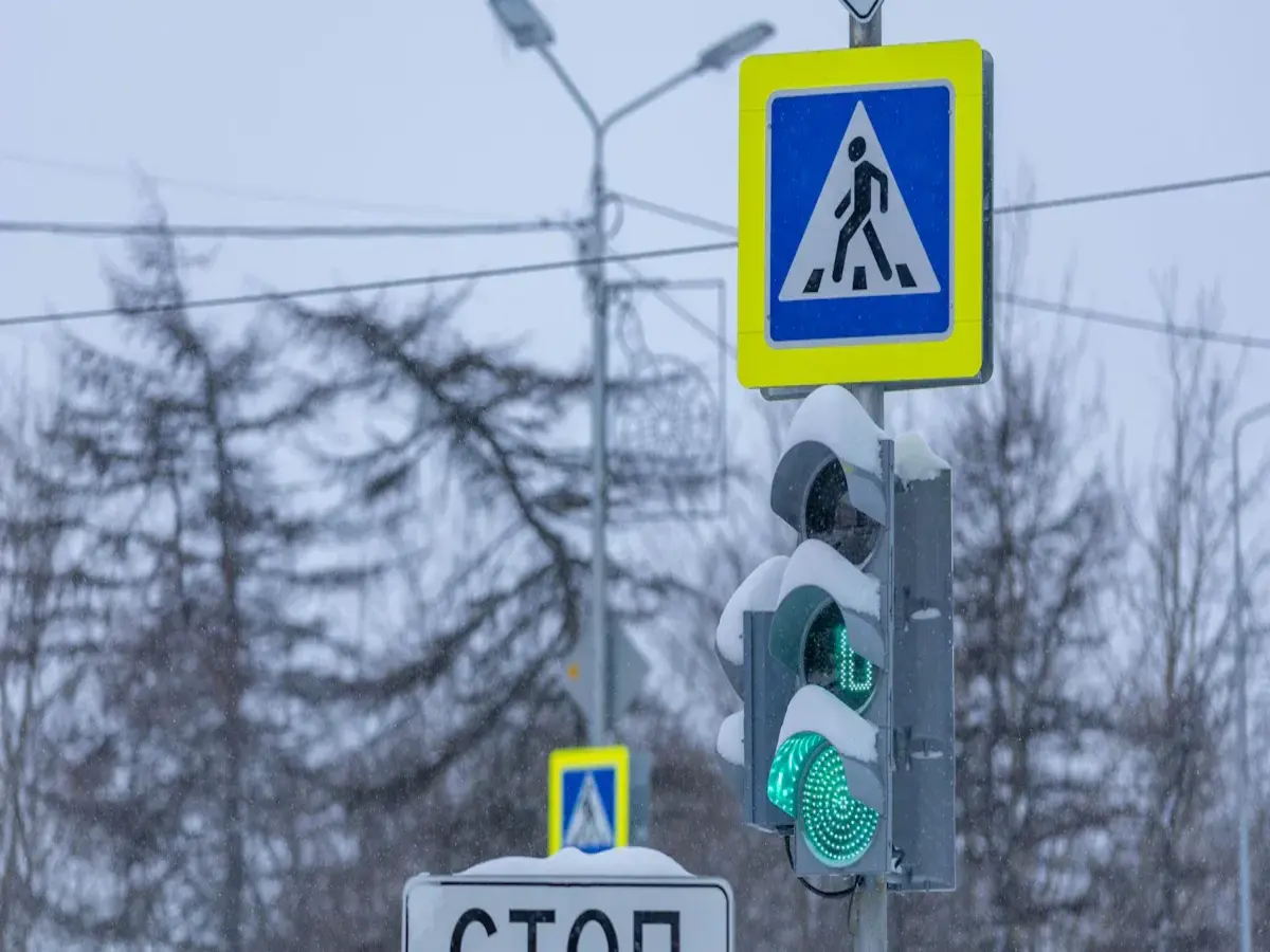 OPTSIGNS | Solar-Powered Road Sign Applications That Actually Reduce Risk