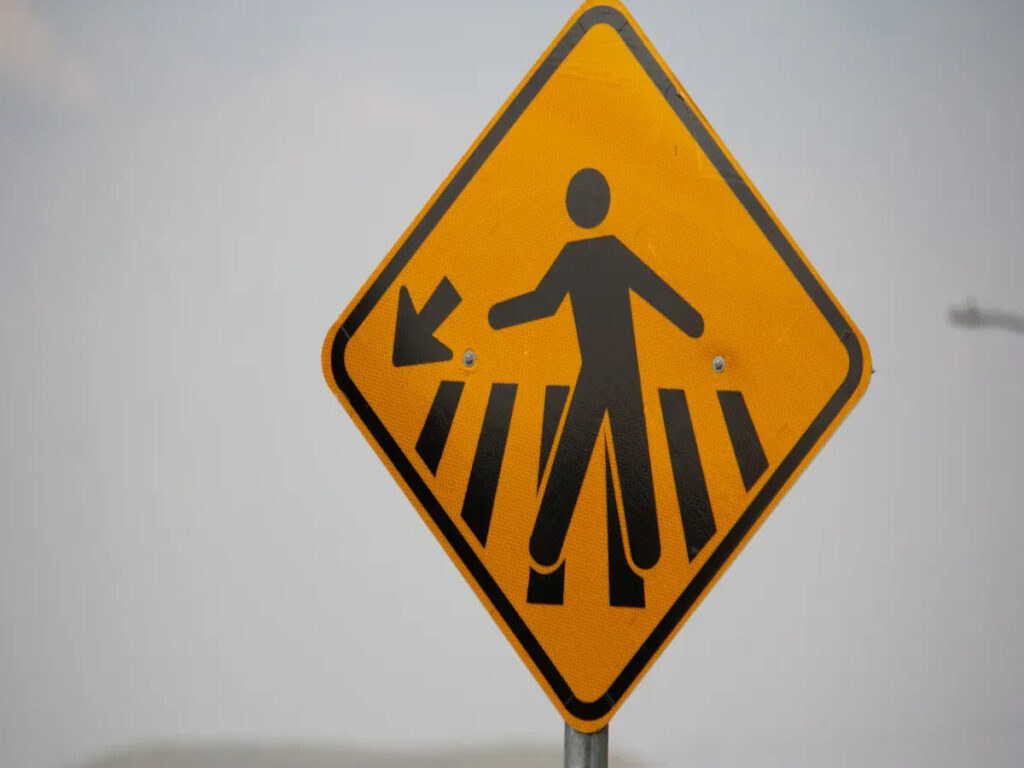 OPTSIGNS | Aluminum Alloy vs Steel Road Brackets: Pros and Cons