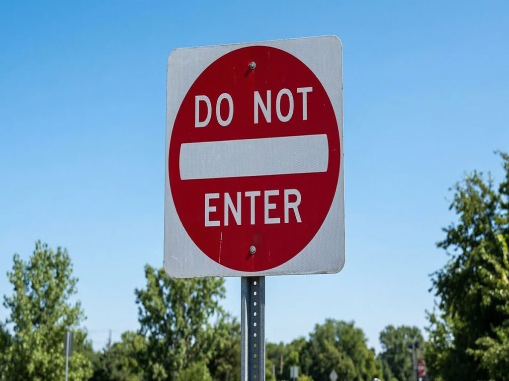 OPTSIGNS | Comparing the Cost of 4x8 Aluminum Sheets to Other Signage Materials for Roadworks