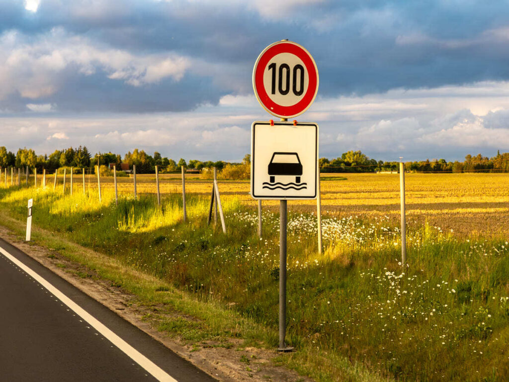 OPTSIGNS | Choosing the Right Wholesale Traffic Cones: 7lbs vs. 10lbs for Your Needs